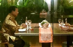 Jokowi Makan Bareng